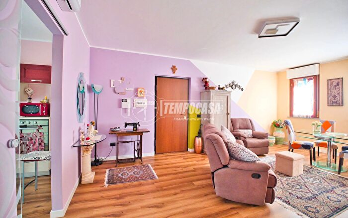 Case in Vendita e in Affitto - 3