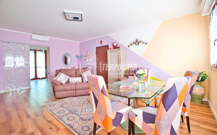 Appartamento trilocale in vendita in Novara