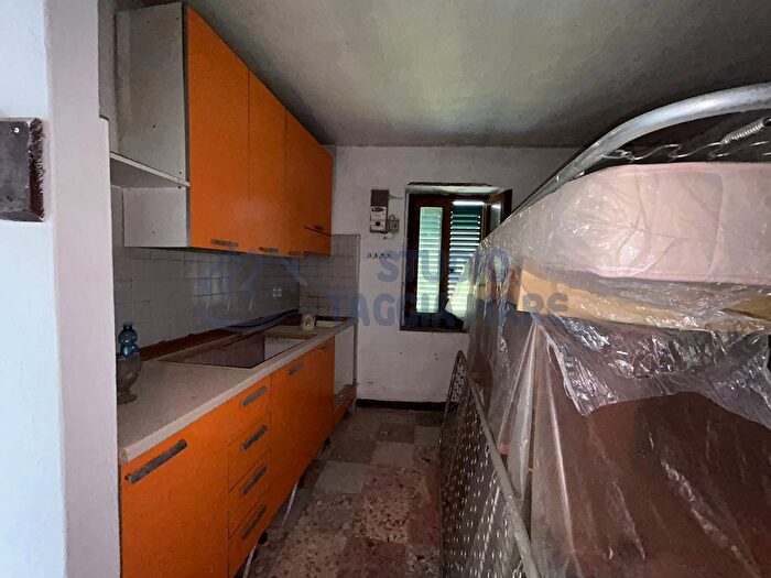 Appartamento bilocale in vendita in Via Castello, Triora