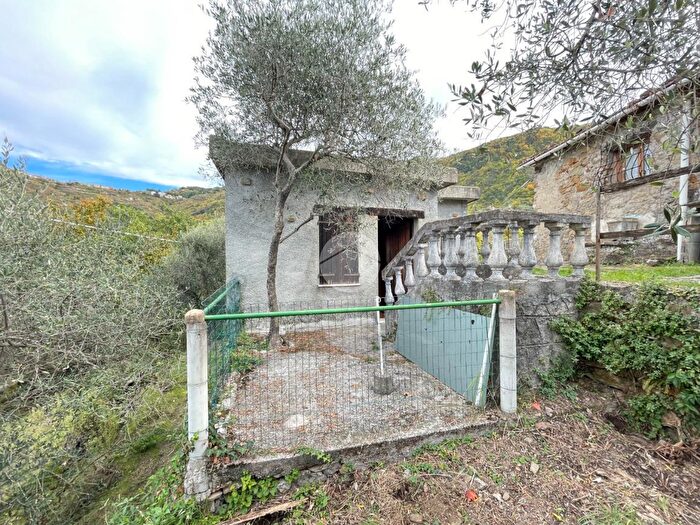 Casa bilocale in vendita in Frazione Berzi, Baiardo