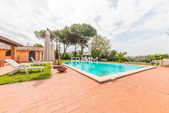 Casa con 10 locali in vendita in Via della Torretta, Castel Gandolfo