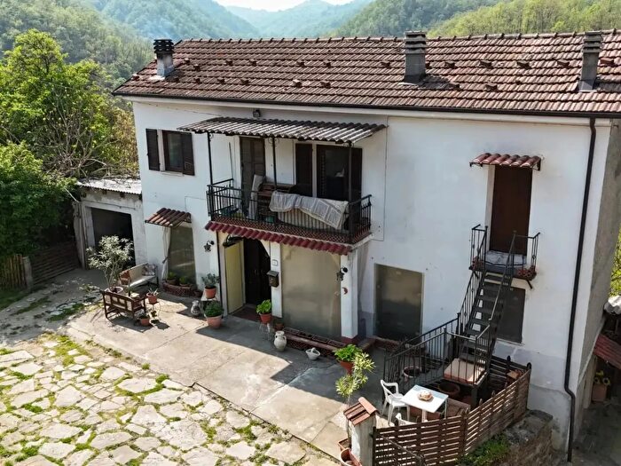 Appartamento con 7 locali in vendita in Grognardo