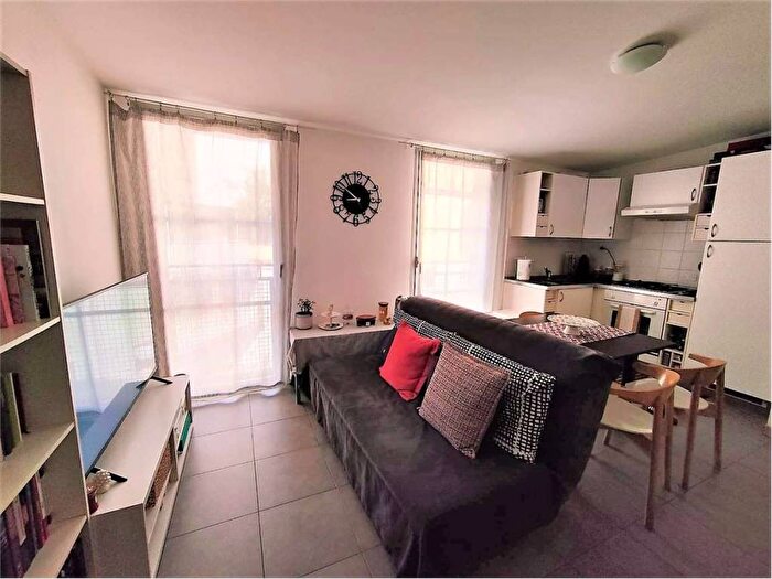 Appartamento bilocale in affitto in Via Giacosa, Rovereto, Milano