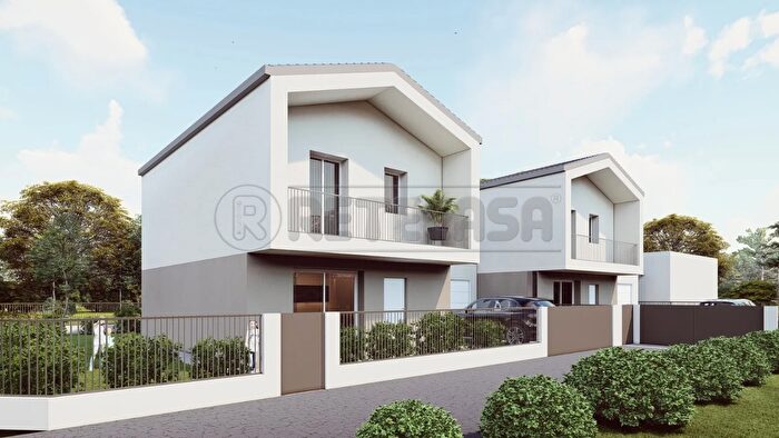 Casa con 7 locali in vendita in Via Bologna, Torri Di Quartesolo