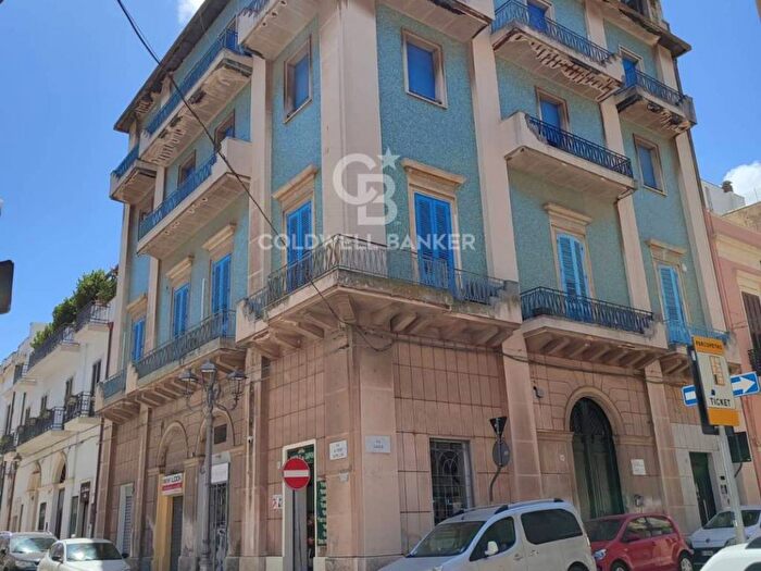 Appartamento quadrilocale in affitto in Via Cavour, Centro Storico, Brindisi