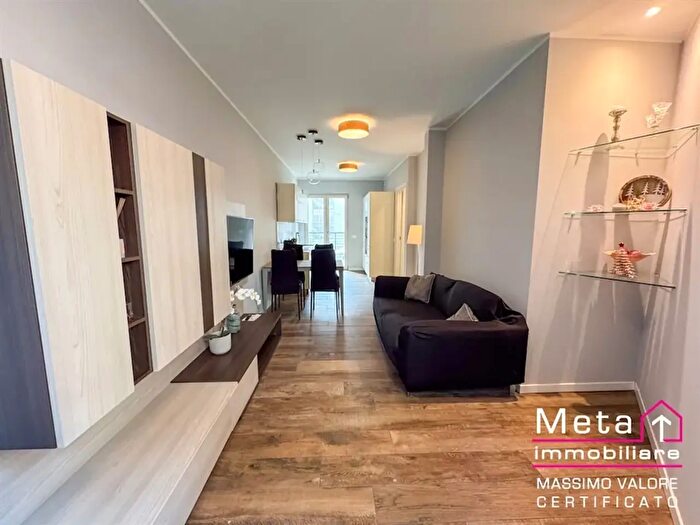 Appartamento trilocale in affitto in Via Mattei, San Donato Milanese