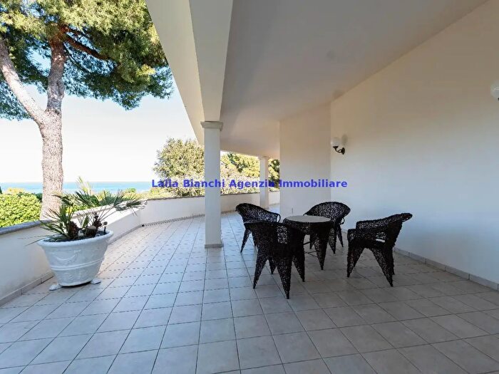 Appartamento quadrilocale in vendita in Strada Panoramica Ardizio, Pesaro
