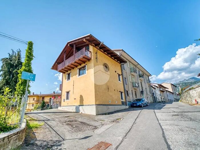 Case in Vendita e in Affitto - 2