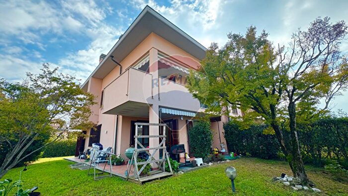 Appartamento trilocale in vendita in Usmate Velate