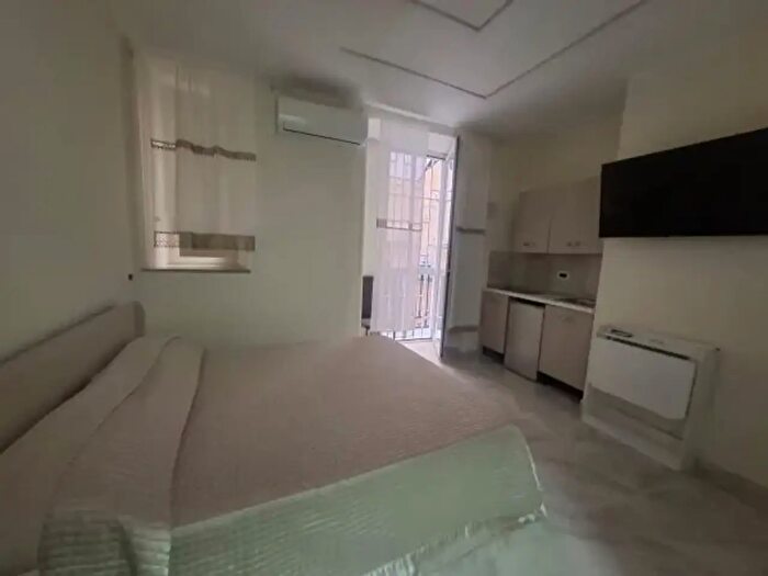 Appartamento monolocale in affitto in Via Carlo De Cesare, Napoli