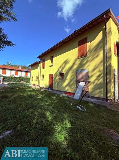 Casa con 6 locali in vendita in Via Pergola, Faenza