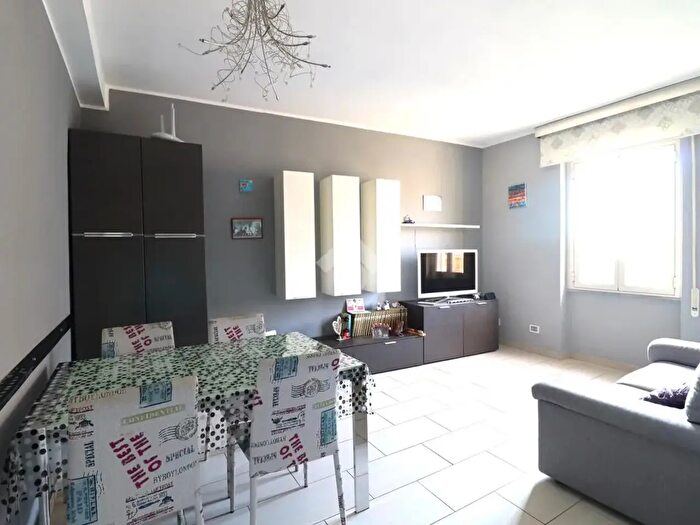 Appartamento trilocale in vendita in Via degli Oleandri, Terni