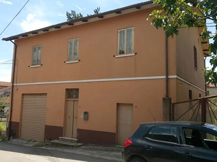 Appartamento con 5 locali in vendita in Via Casale Traversa, Buonabitacolo