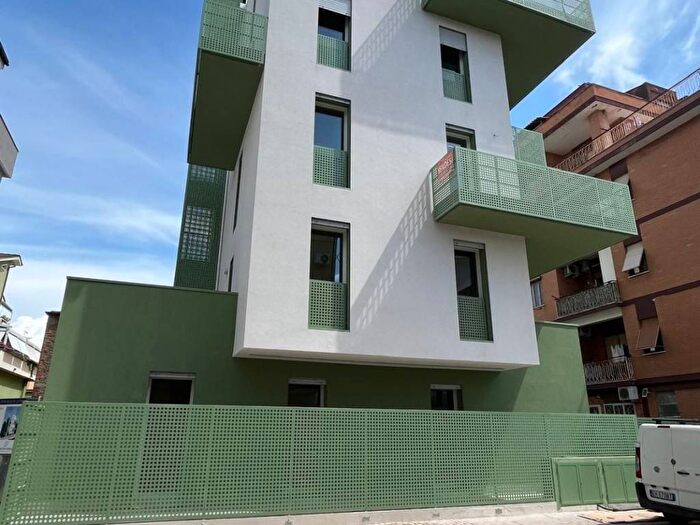 Appartamento quadrilocale in affitto in Via Guglielmo Andreoni, Centro, Aprilia