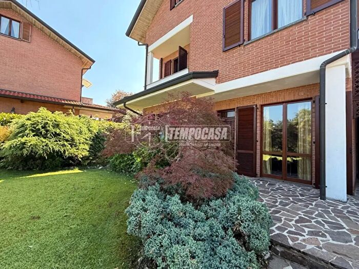 Casa quadrilocale in vendita in Via Acquedotto, Seveso