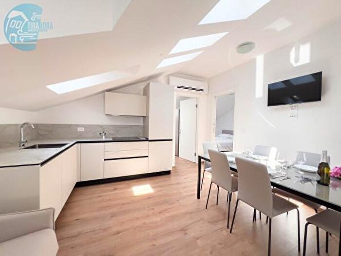 Appartamento trilocale in affitto in Corso Umberto Saba, Trieste