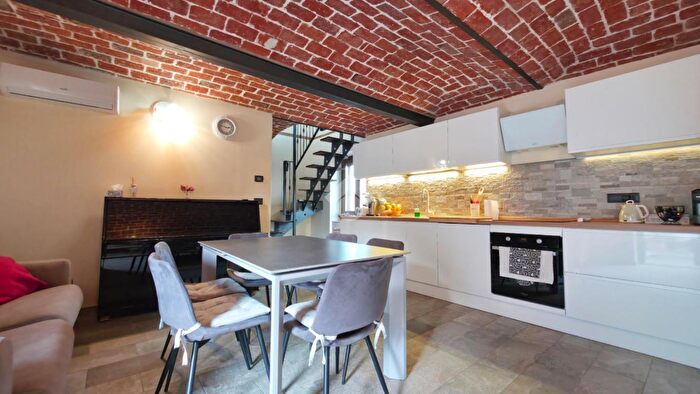 Casa trilocale in vendita in Strada Casale, Castagneto Po