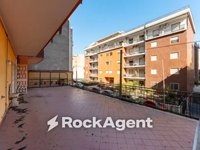 Appartamento con 6 locali in vendita in Via Federico Ciccaglione, Catania