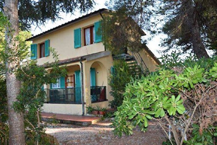 Casa con 10 locali in vendita in Schiopparello, Portoferraio