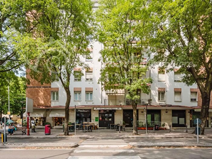 Appartamento quadrilocale in vendita in Via Giulio E Guido Carmignani, Parma