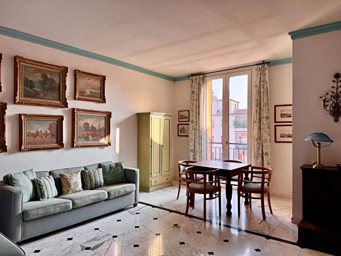 Appartamento trilocale in affitto in Via Marghera, Frua, Milano