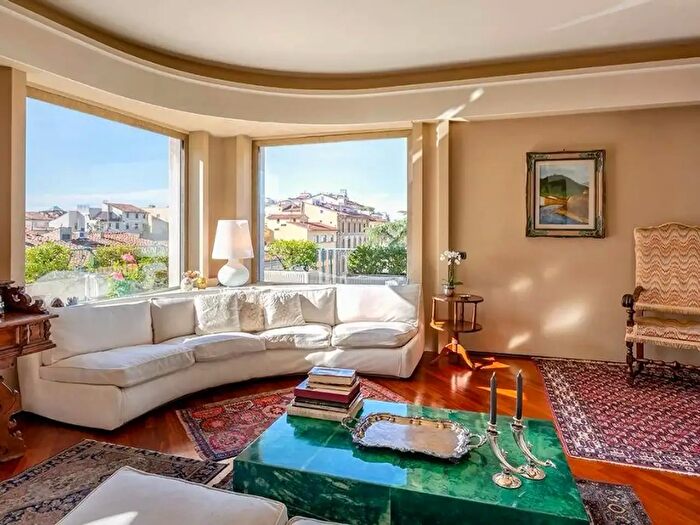 Appartamento con 5 locali in vendita in Firenze