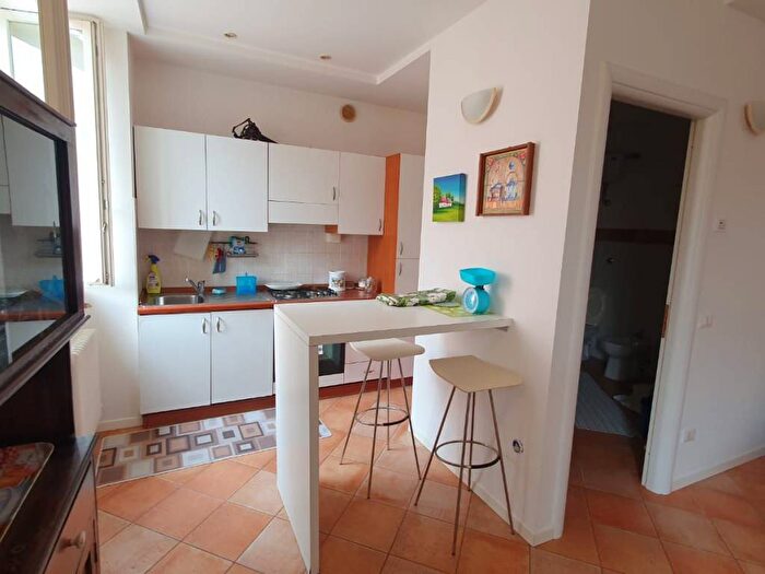 Appartamento bilocale in affitto in Via Francesco De Borgogelli, Centro Storico, Fano
