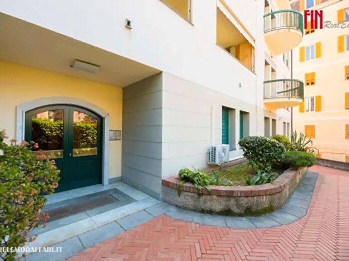 Appartamento bilocale in vendita in Piazza Duca degli Abruzzi, Genova