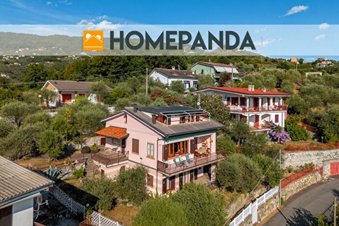 Casa con 11 locali in vendita in Via Costa dei Landò, Cogorno