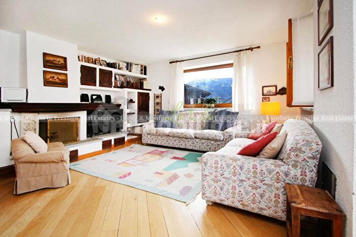 Appartamento trilocale in vendita in Courmayeur