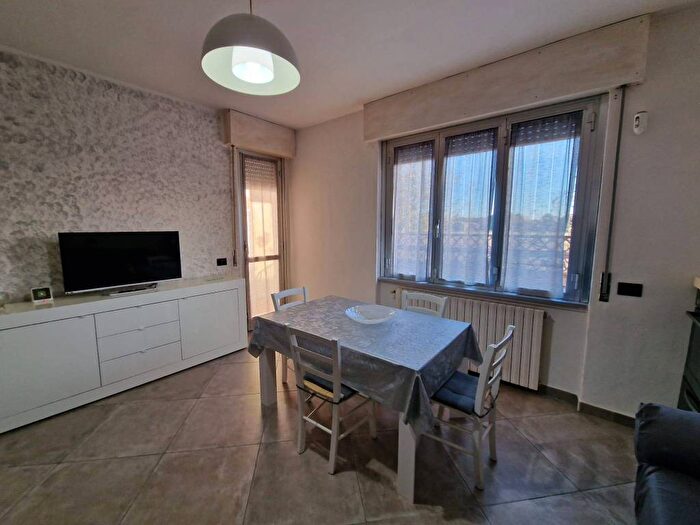 Casa con 6 locali in affitto in Via Santa Margherita, Bernasconi Buonarroti Bareggia, Lissone