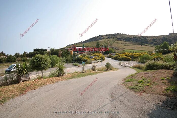 Casa con 5 locali in vendita in Gratteri