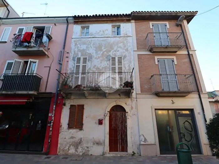 Appartamento trilocale in vendita in Via Mentana, San Benedetto Del Tronto