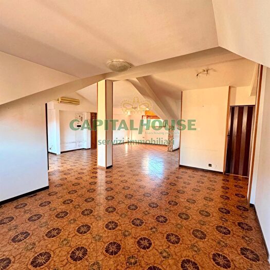 Appartamento trilocale in vendita in Via Barducci, Caserta