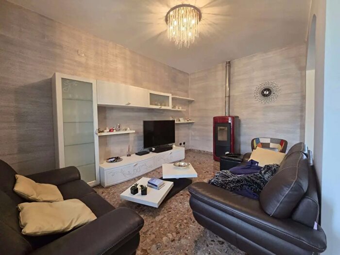 Appartamento con 7 locali in vendita in Via Bellino, Catanzaro