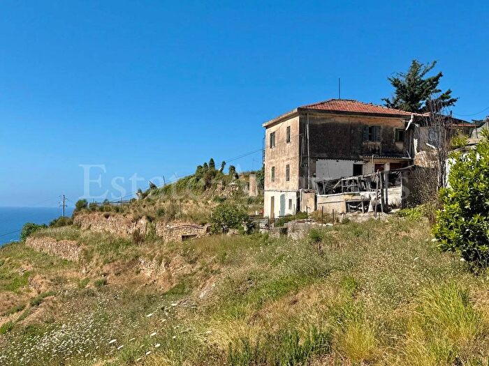 Casa quadrilocale in vendita in Strada Noci, Ospedaletti