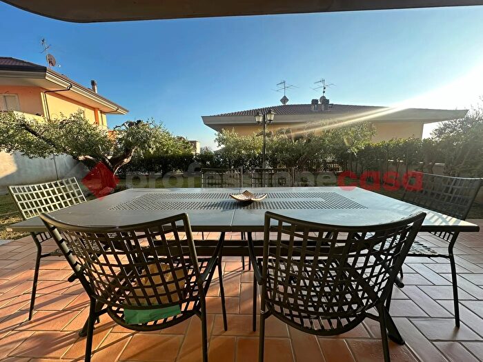 Casa con 5 locali in vendita in Via Remigio Paone, Formia