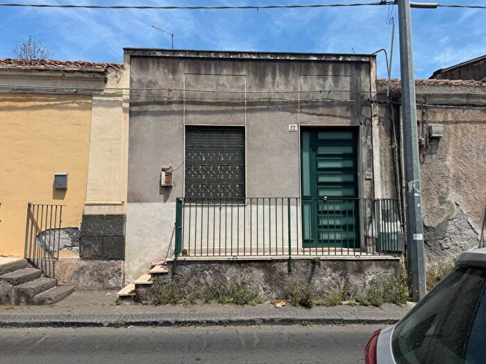 Casa quadrilocale in affitto in Via Cibele, Cibali, Catania