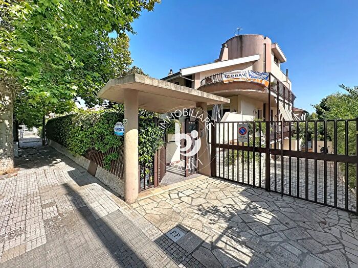 Casa con 9 locali in vendita in Via Pirgus, Santa Marinella