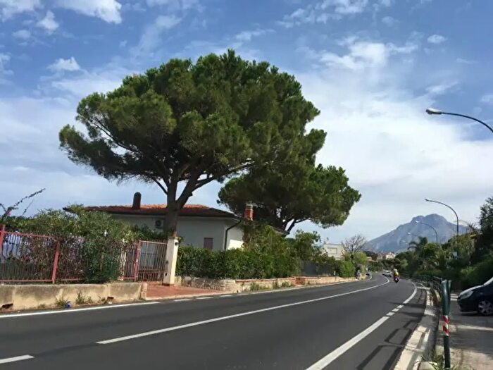 Casa quadrilocale in vendita in Contrada Giardini, Trabia