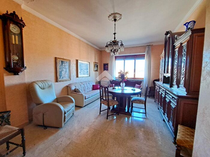 Appartamento con 5 locali in vendita in Via Guido Reni, Torino