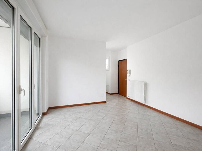 Appartamento trilocale in affitto in Via Tommaso Gulli, Piazzale Siena, Milano