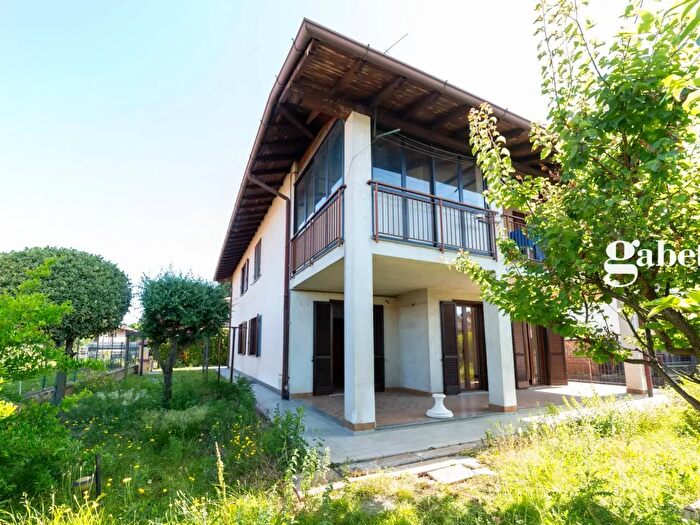 Appartamento quadrilocale in affitto in Via Borani C, Oggiona Con Santo Stefano