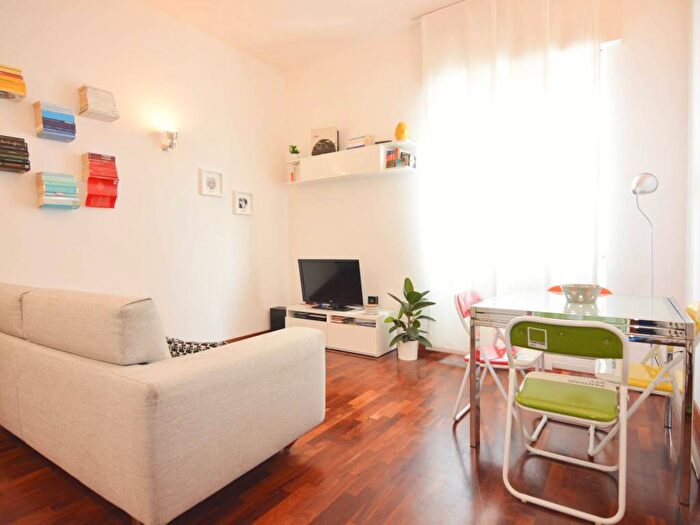 Appartamento bilocale in affitto in via Watt, Barona, Milano