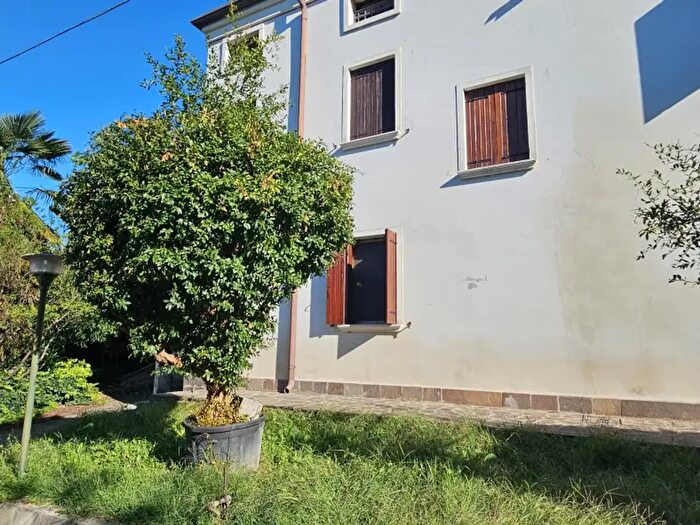 Casa con 5 locali in vendita in Vescovana