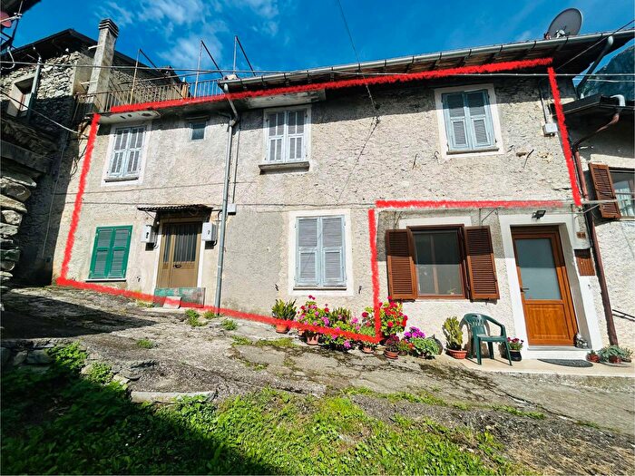 Casa con 7 locali in vendita in Ponte di Nava, Ormea
