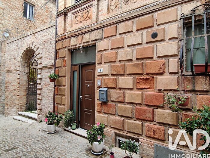 Appartamento con 7 locali in vendita in Piazza Piazza della Repubblica, Montefiore DellAso