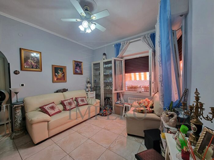 Appartamento trilocale in vendita in Via Sottoconvento, Ventimiglia