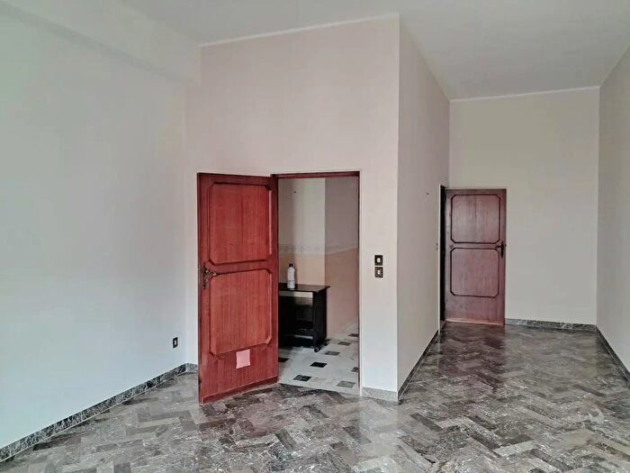 Appartamento con 5 locali in affitto in Via a Fleming, Andria