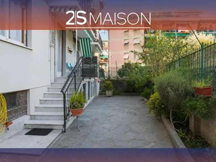 Appartamento con 5 locali in vendita in Via Milano, Rapallo